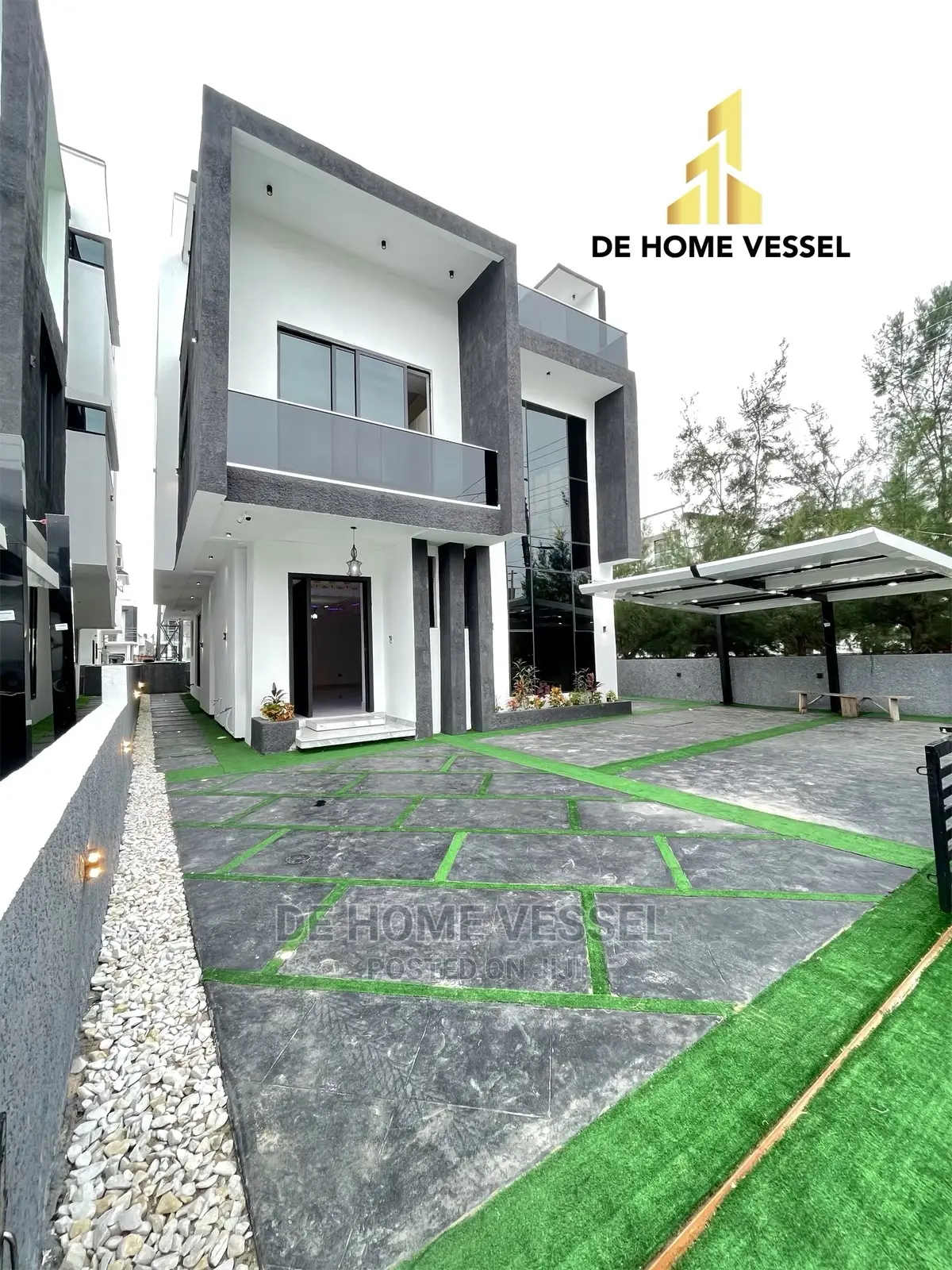 5bdrm Duplex in Ikota for sale in Ikota