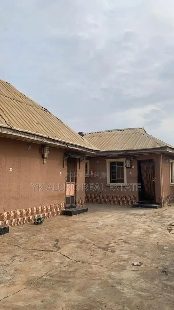 8bdrm Block of Flats in Alhikmah University, Ilorin West for sale in Ilorin West