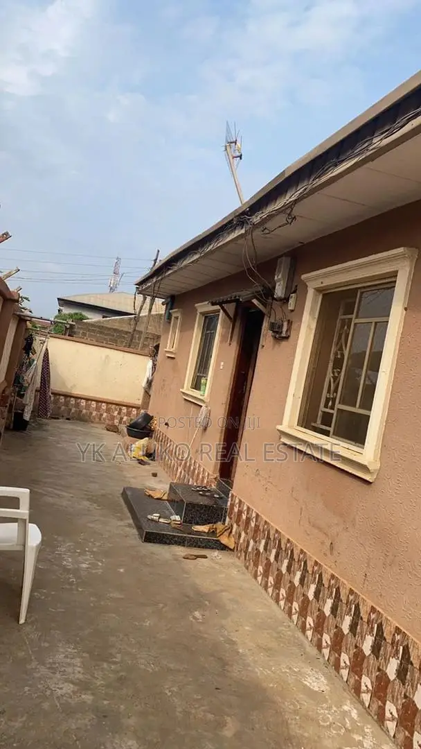 8bdrm Block of Flats in Alhikmah University, Ilorin West for sale in Ilorin West