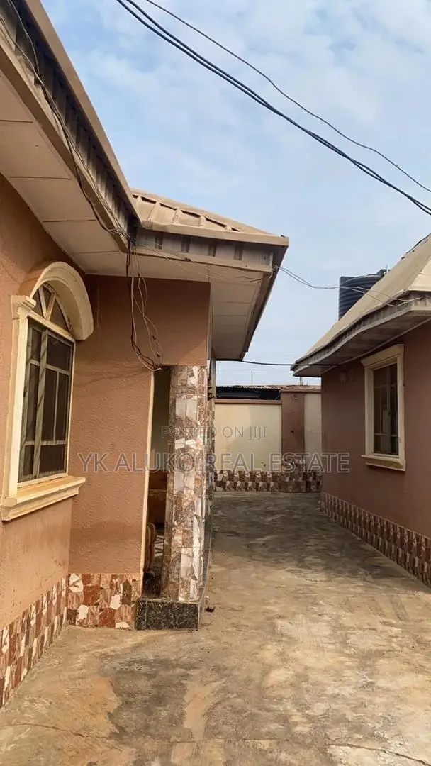 8bdrm Block of Flats in Alhikmah University, Ilorin West for sale in Ilorin West