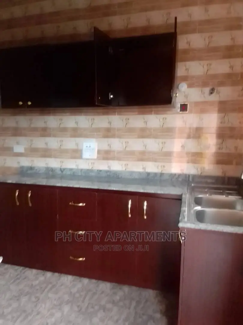 3bdrm Block of Flats in Cedarwood Estate, Port-Harcourt for rent in Port-Harcourt