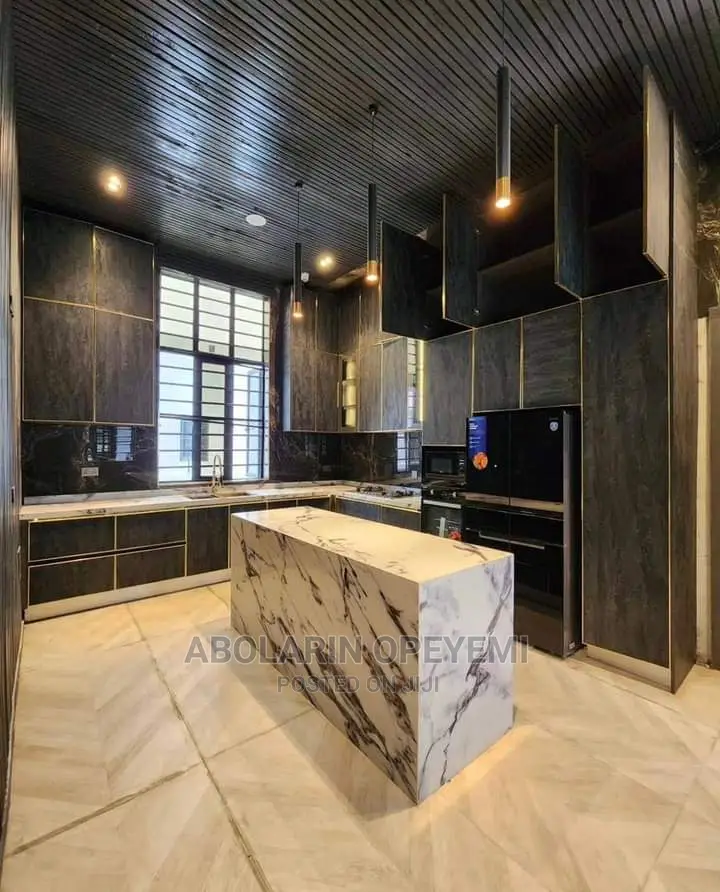 Furnished 5bdrm Block of Flats in Osapa Lekki for sale in Osapa london