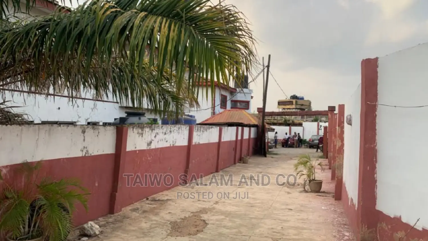 30 Room Commercial Building on 1500sqm in Bodija Area Ibadan in Bodija