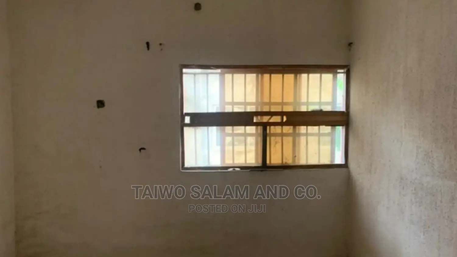 30 Room Commercial Building on 1500sqm in Bodija Area Ibadan in Bodija