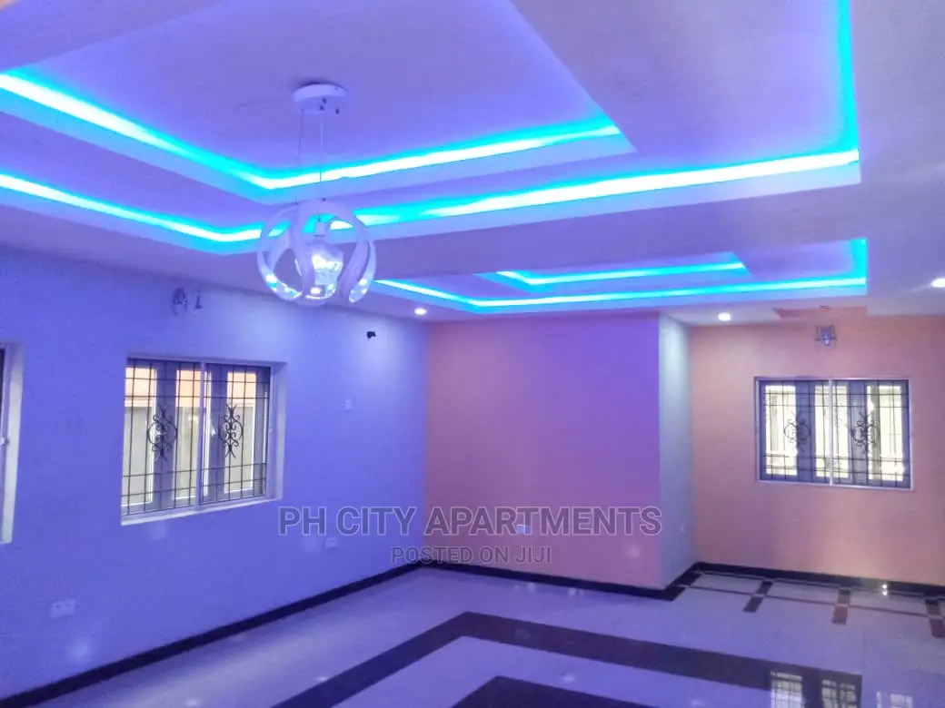 2bdrm Block of Flats in Agip Estate, Woji for rent in Woji