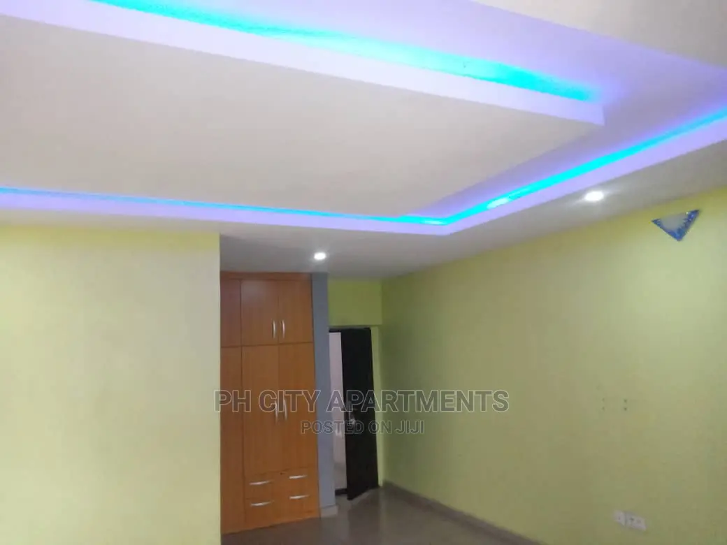 2bdrm Block of Flats in Agip Estate, Woji for rent in Woji