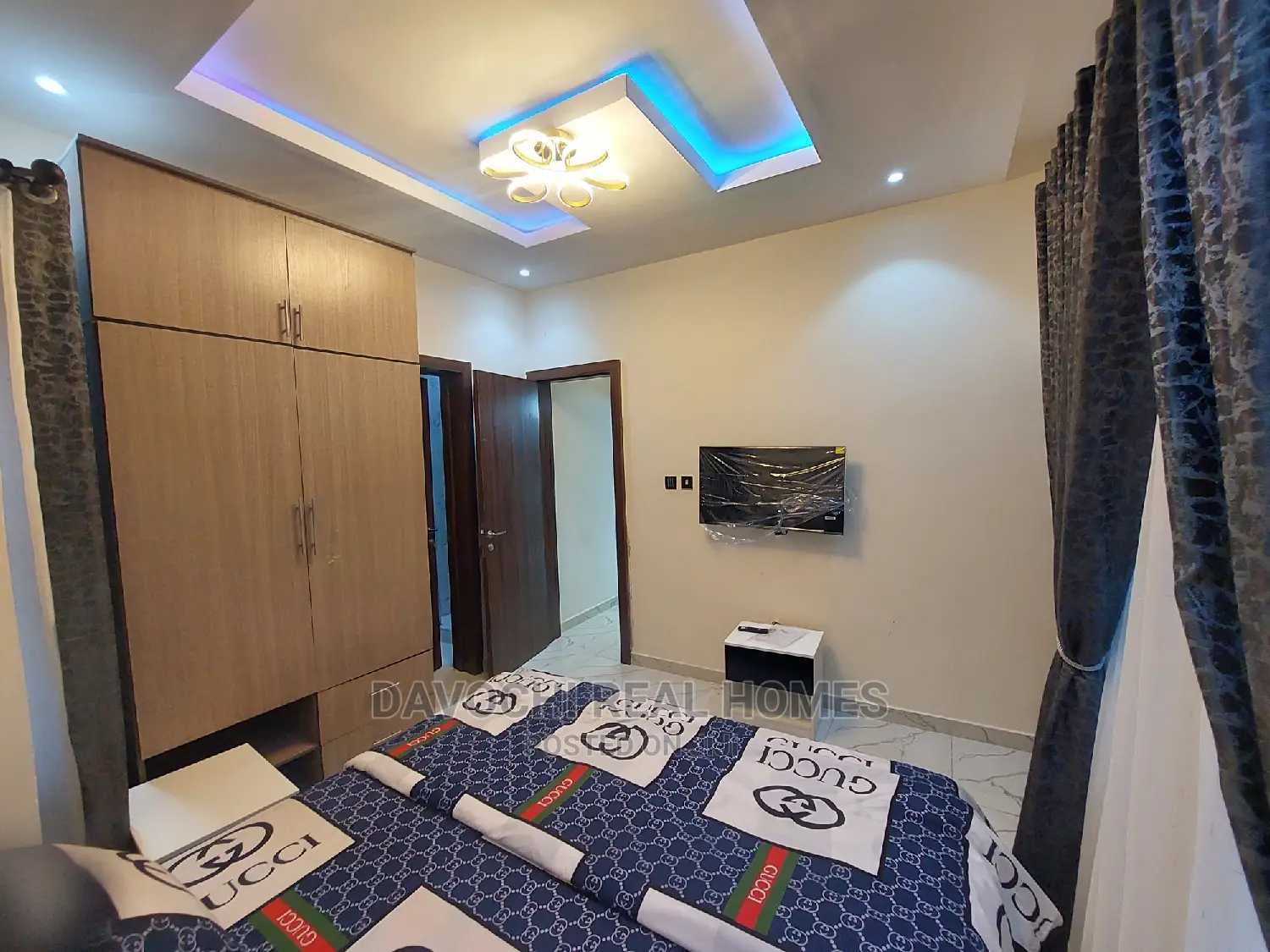 Furnished 1bdrm Block of Flats in Lekki Phase 2 for sale in Lekki