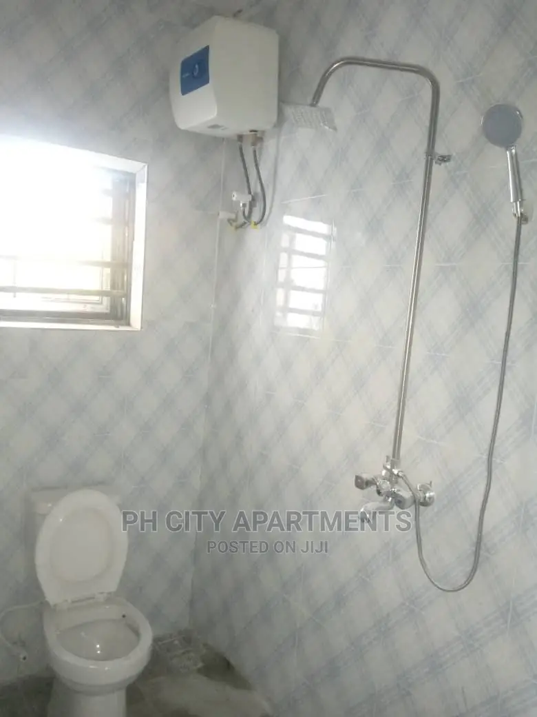 2bdrm Block of Flats in Paradise Estate, Rumuigbo for rent in Rumuigbo