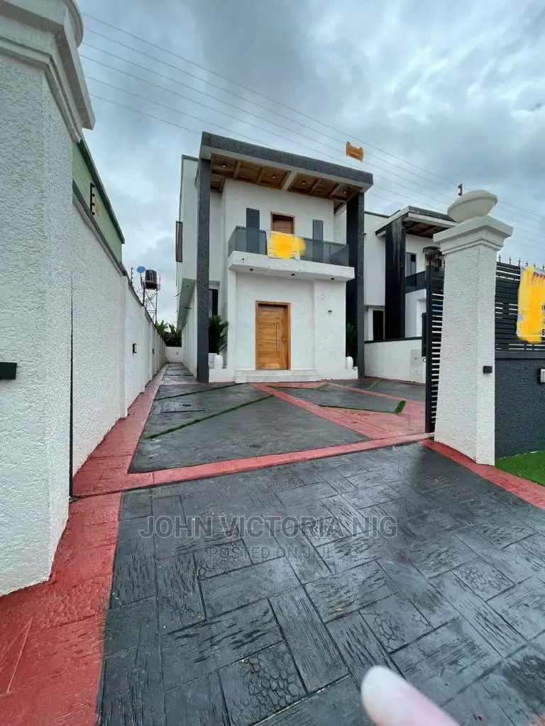 5bdrm Duplex in Ajah Lekki for sale in Lekki