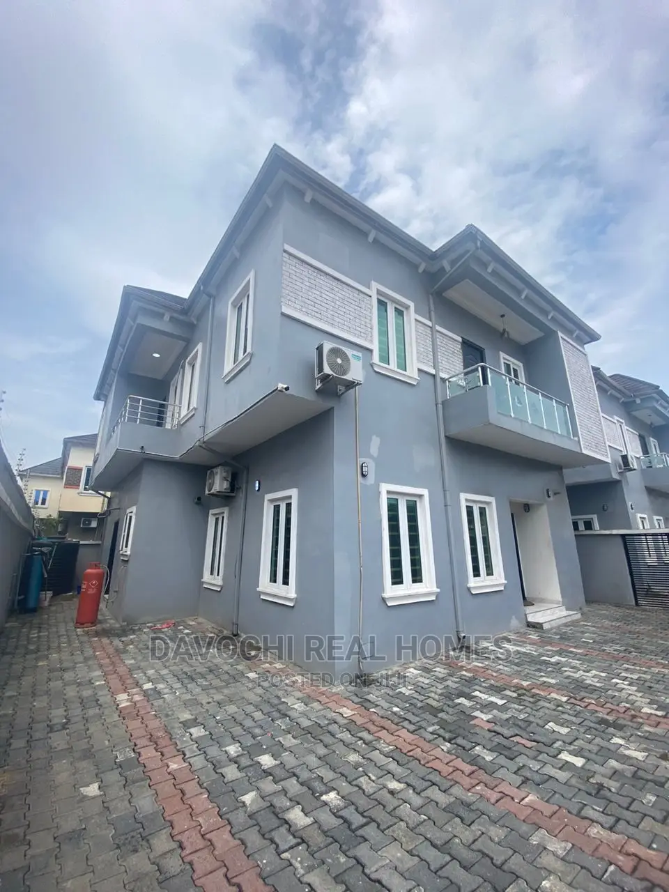 Luxury 4bedrooms Fully Detached Duplex With Bq in Lekki