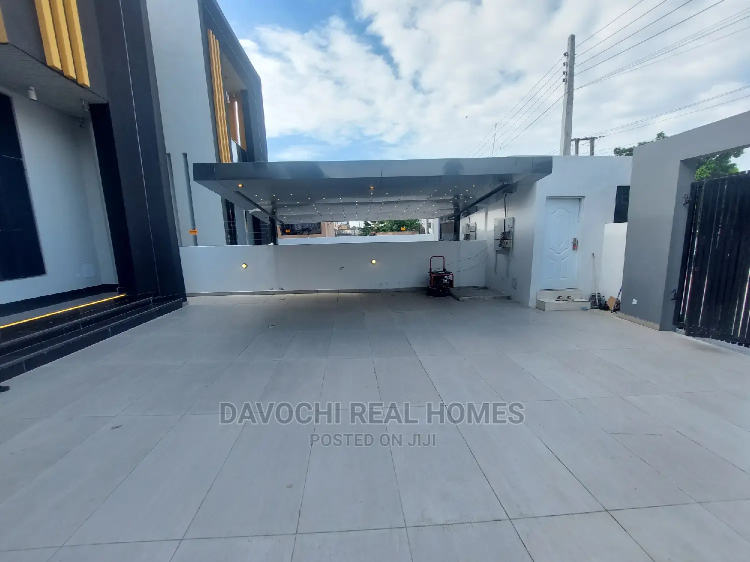 5bdrm Duplex in Osapa London, Jakande for sale in Jakande