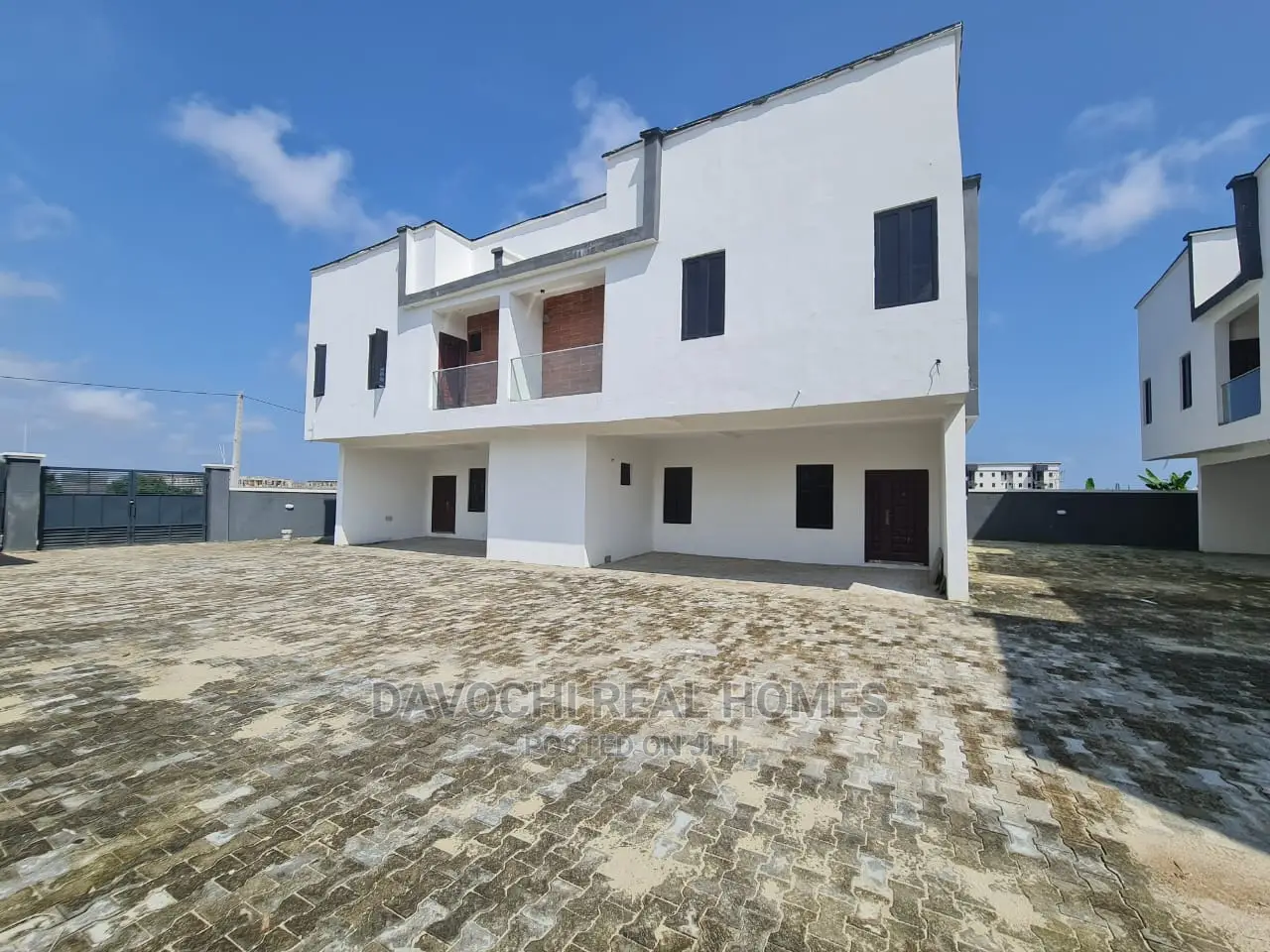 4bdrm Duplex in Abraham Adesanya, Lekki Phase 2 for sale in Lekki Phase 2