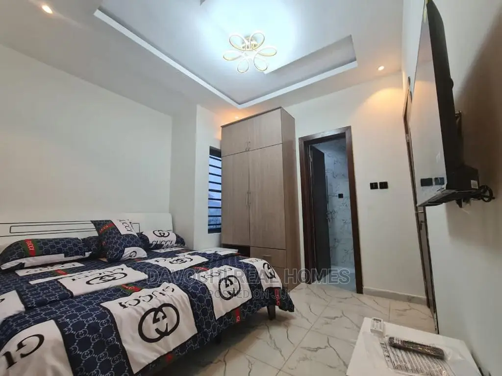 Furnished 1bdrm Apartment in Ologolo Estate, Lekki for sale in Lekki
