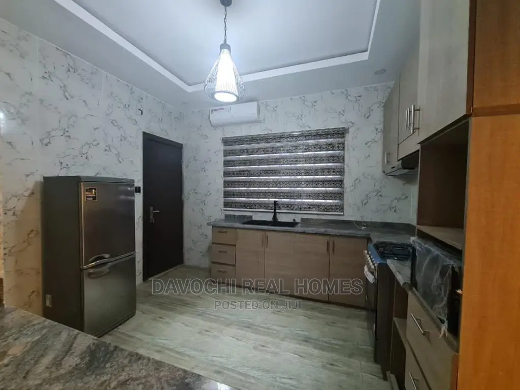 Furnished 1bdrm Apartment in Ologolo Estate, Lekki for sale in Lekki