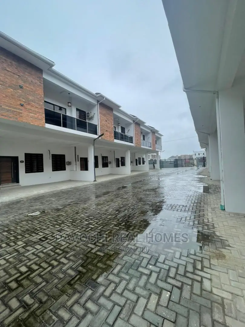 4bdrm Duplex in Orchid Road, Lekki for sale in Lekki