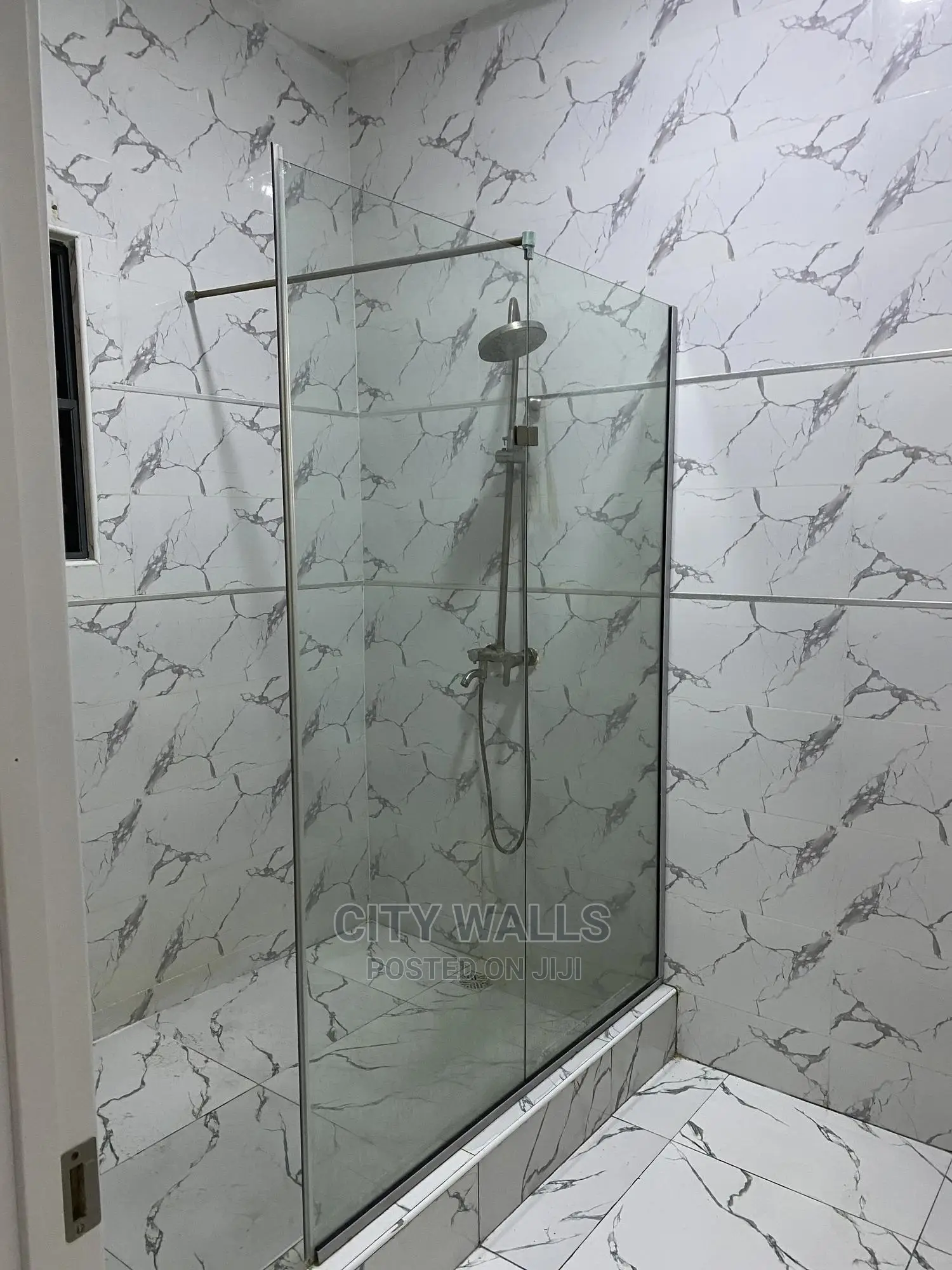 4bdrm Townhouse / Terrace in Spring Garden, Chevron for rent in Chevron