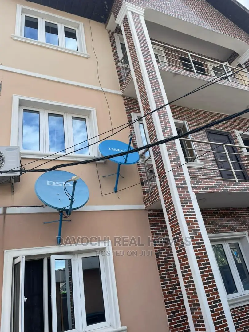 3bdrm Apartment in Osapa London, Lekki for rent in Lekki