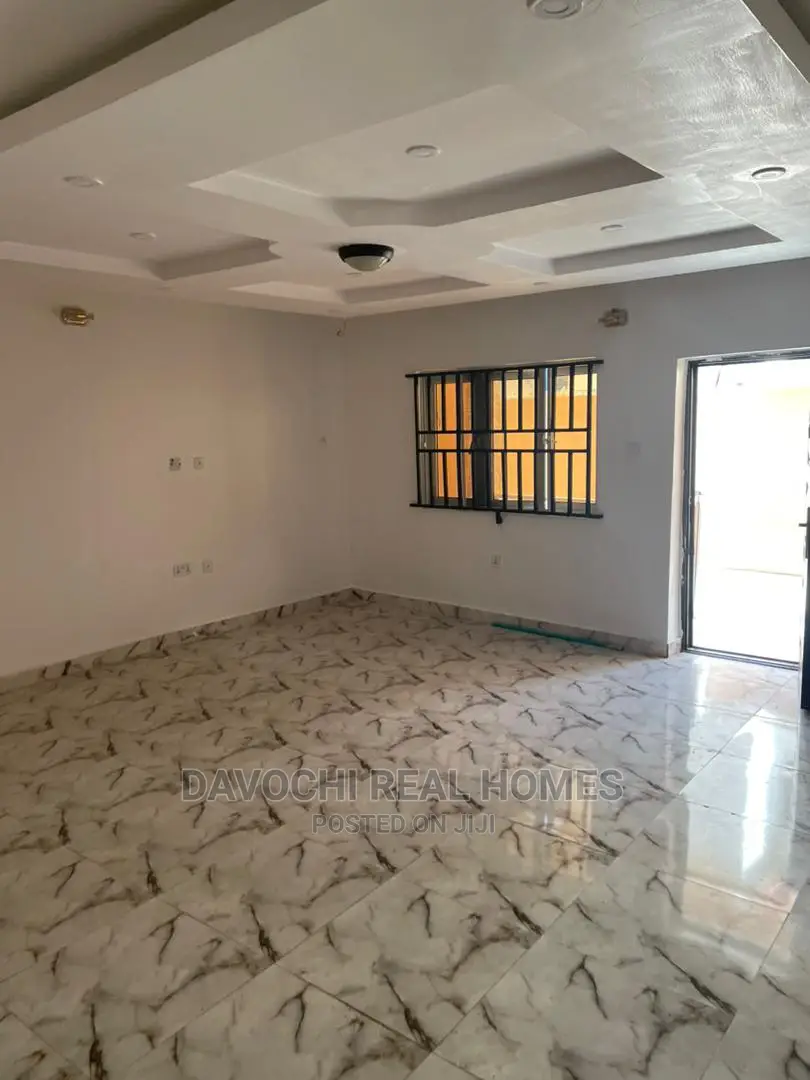 3bdrm Apartment in Osapa London, Lekki for rent in Lekki