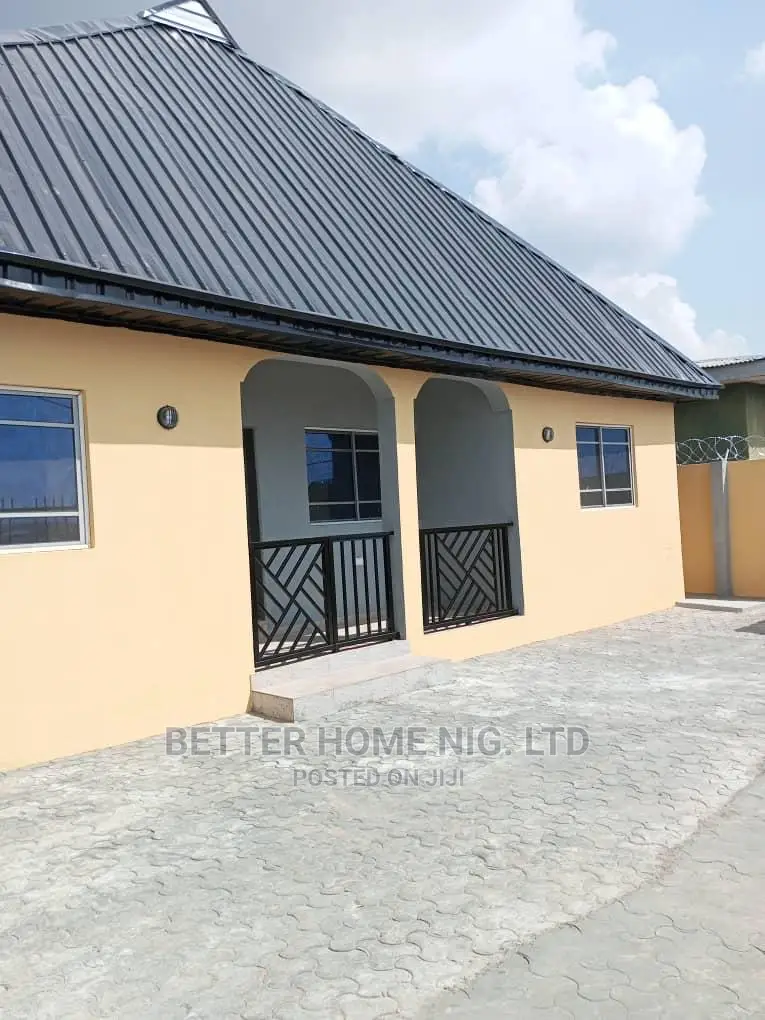 3bdrm Bungalow in Arowona Adegbeye, Ibadan for sale in Ibadan