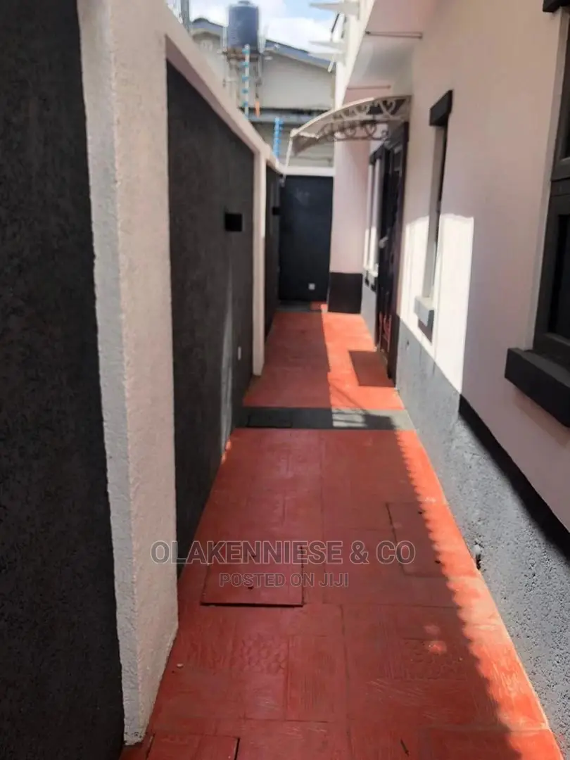 4bdrm Block of Flats in Adelabu for rent in Adelabu