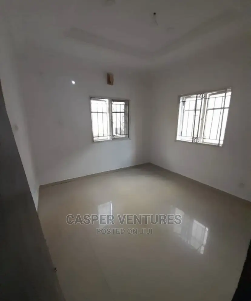 1bdrm Room & Parlour in Chevron for rent in Chevron