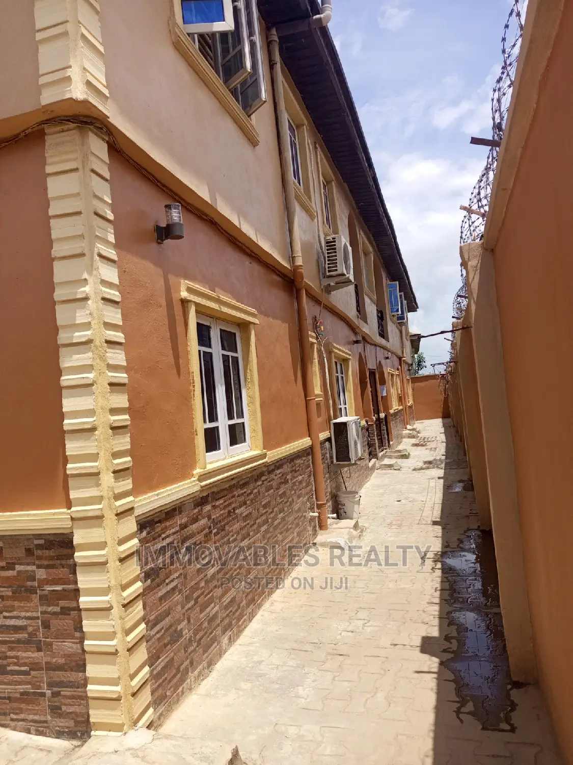 Furnished 10bdrm Block of Flats in Immovables Realty, Abeokuta North in Abeokuta North