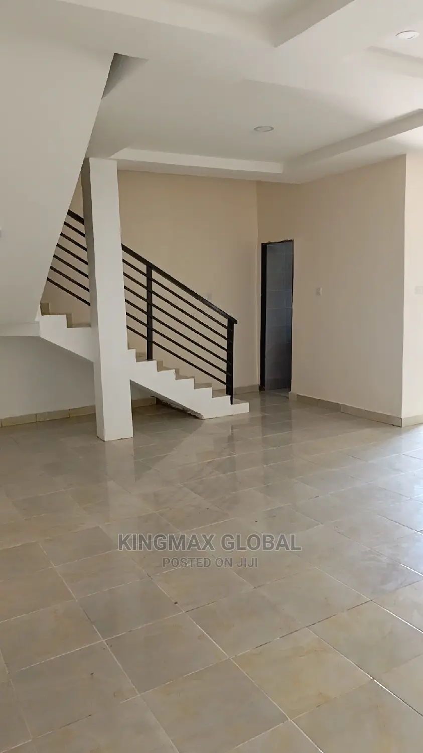 4bdrm Townhouse/Terrace in Behind Kings Court for Sale in Jabi