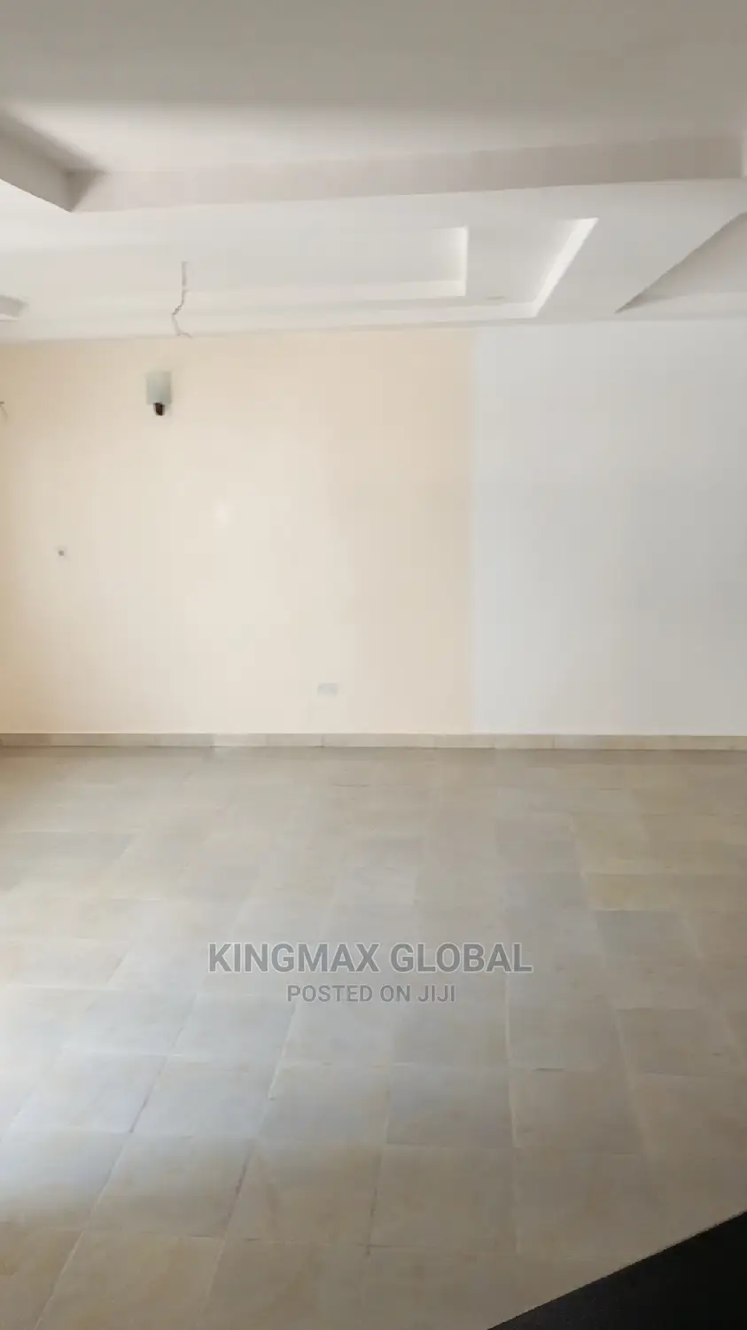 4bdrm Townhouse/Terrace in Behind Kings Court for Sale in Jabi