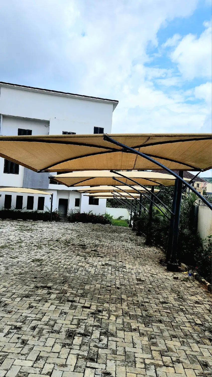 4bdrm Duplex in Lawn Court, Guzape District for sale in Guzape District