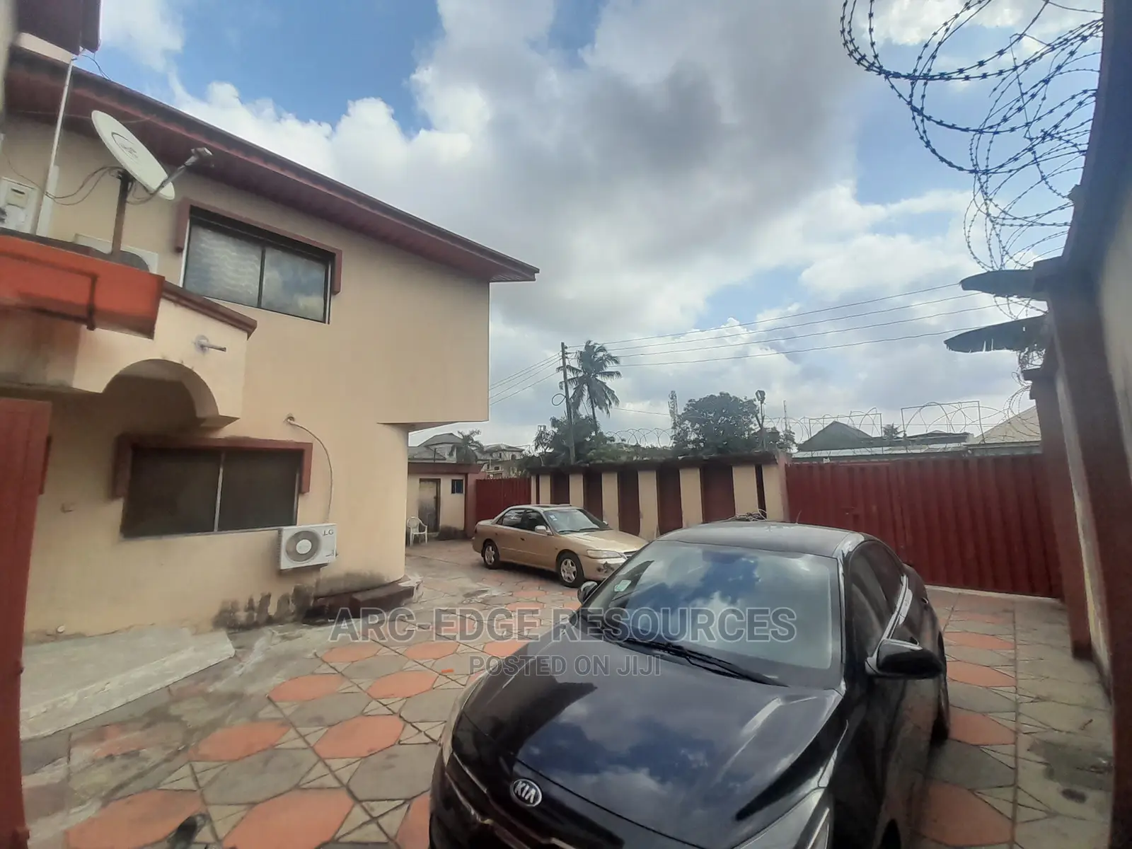 7bdrm Duplex in Ago Palace for sale in Ago Palace