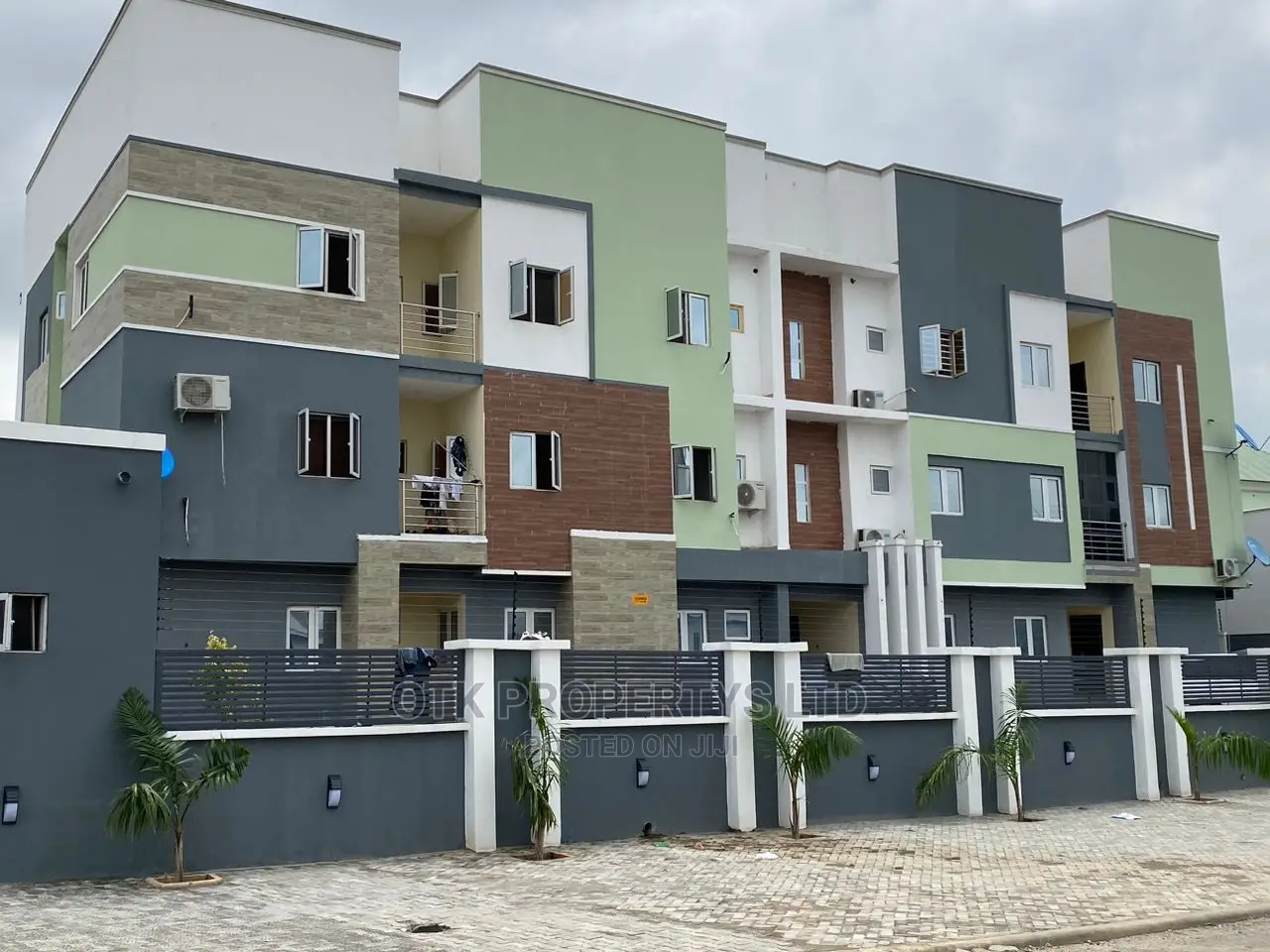 Furnished 3bdrm Block of Flats in Jahi for sale in Jahi