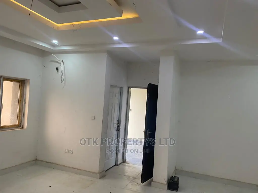 Furnished 3bdrm Block of Flats in Jahi for sale in Jahi