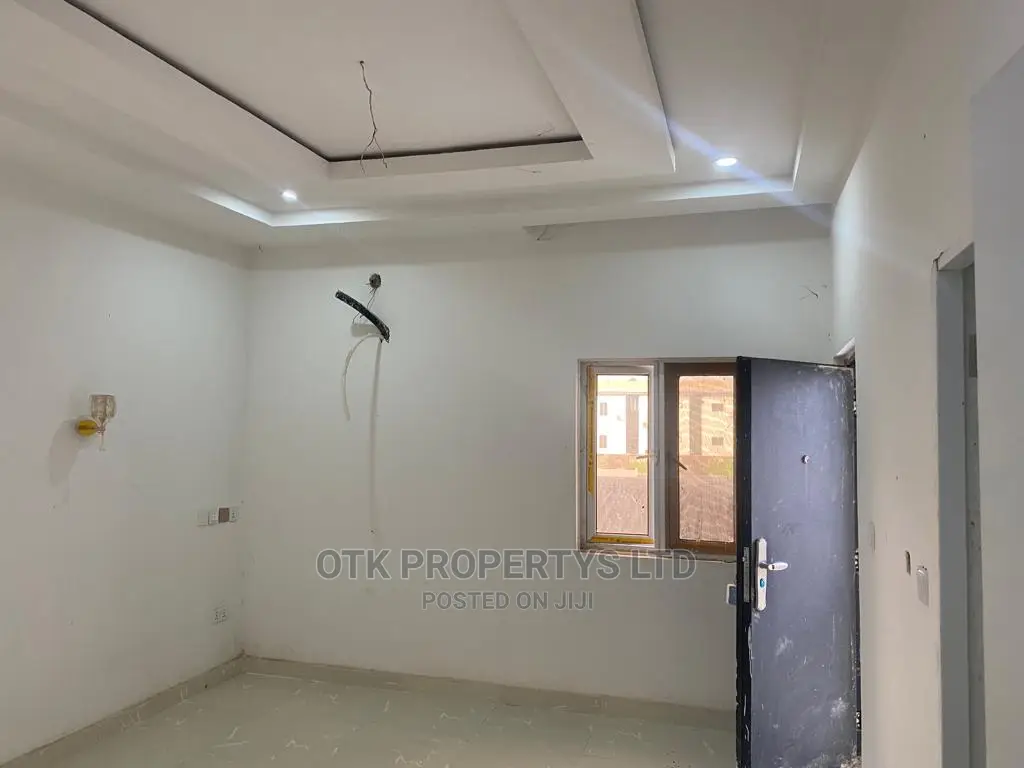Furnished 3bdrm Block of Flats in Jahi for sale in Jahi