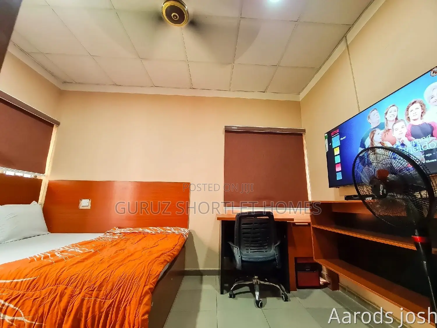 Studio Room Netflix Unlimited Wifi, Very Affordable in Adeniyi Jones