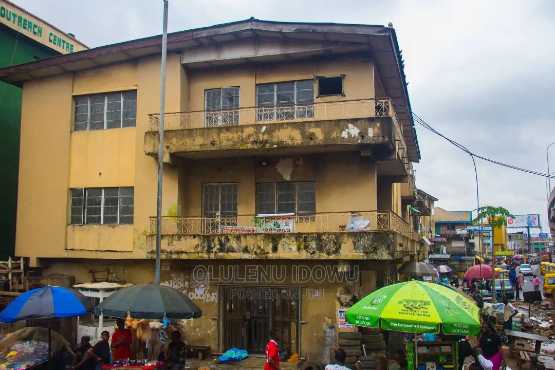 Furnished 3bdrm Block of Flats in Ikeja for sale in Ikeja