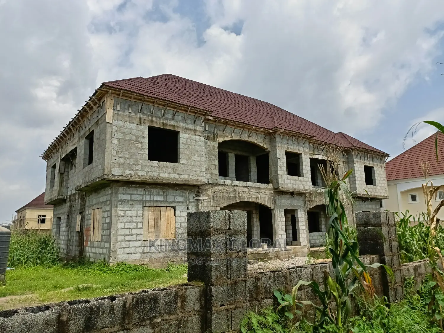 8bdrm Block of Flats in Nnpc Estate, Life Camp for sale in Life Camp