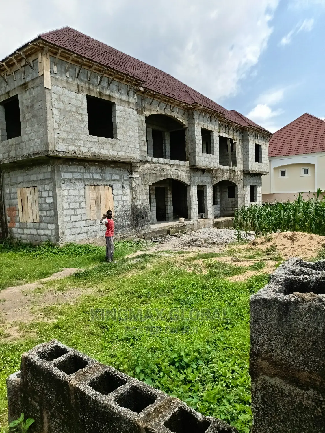 8bdrm Block of Flats in Nnpc Estate, Life Camp for sale in Life Camp