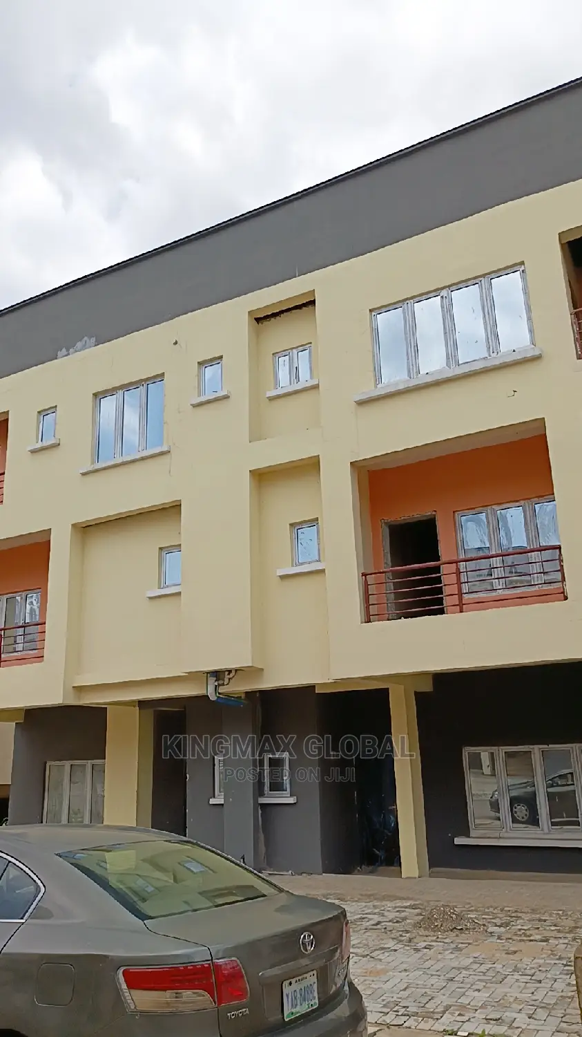 4bdrm Townhouse/Terrace in Life Camp for Sale in Life Camp