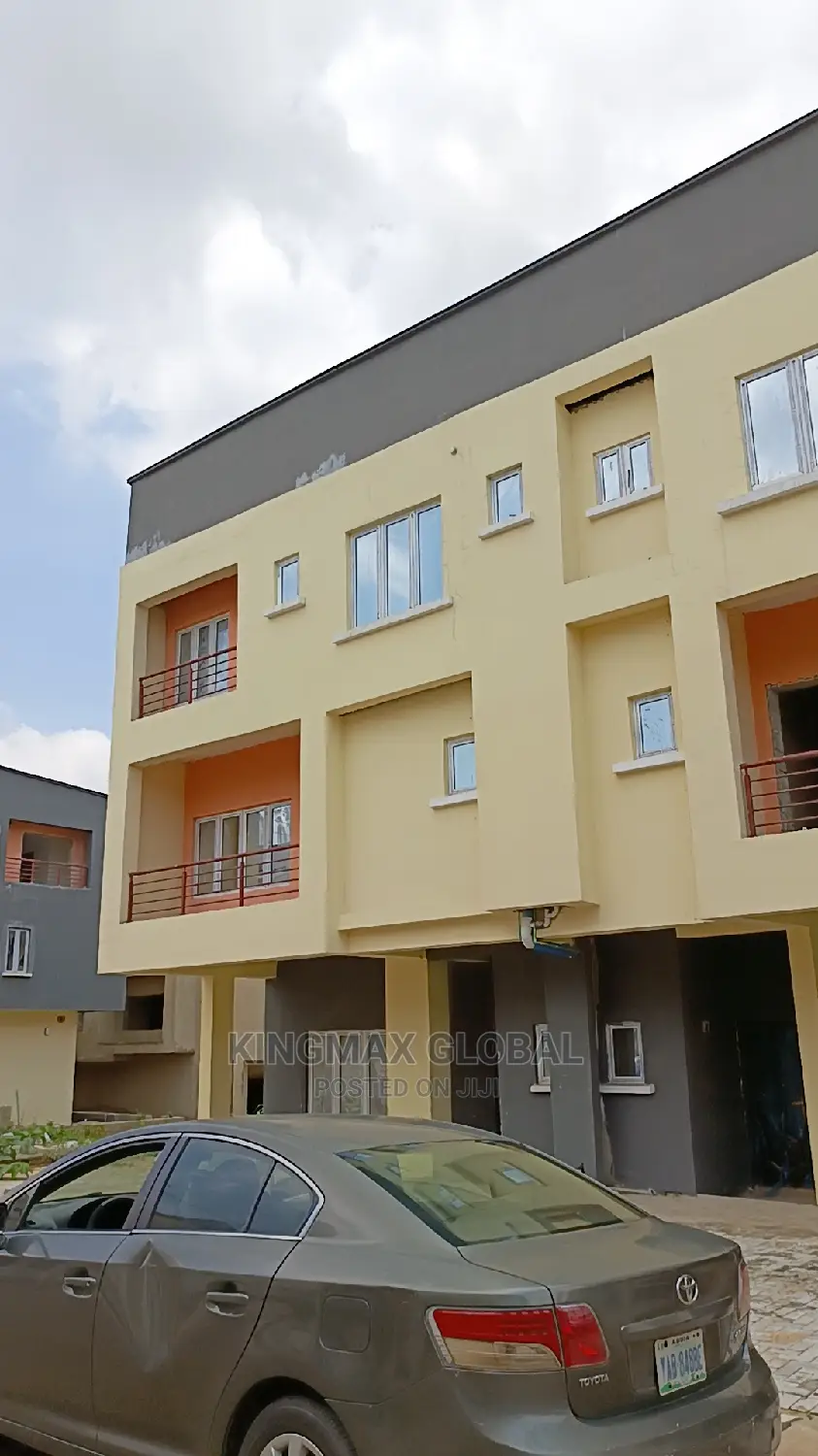 4bdrm Townhouse/Terrace in Life Camp for Sale in Life Camp