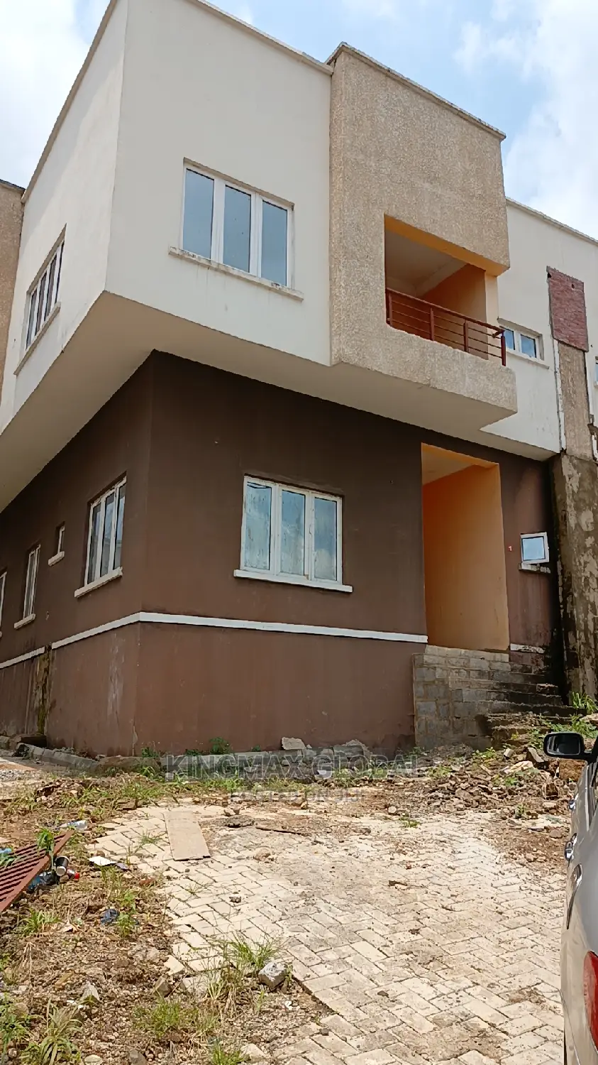 4bdrm Duplex in Life Camp for sale in Life Camp