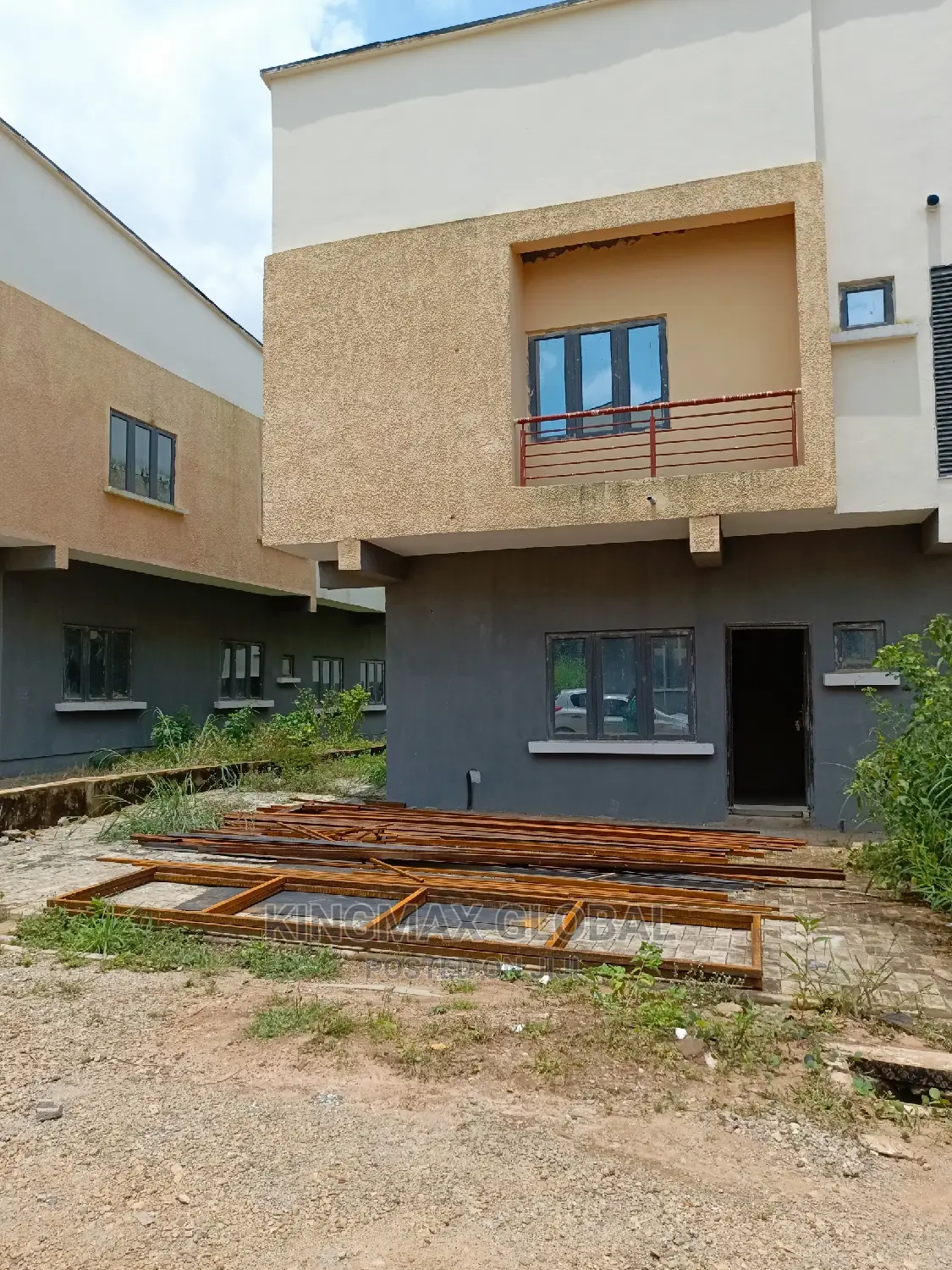 4bdrm Duplex in Life Camp for sale in Life Camp