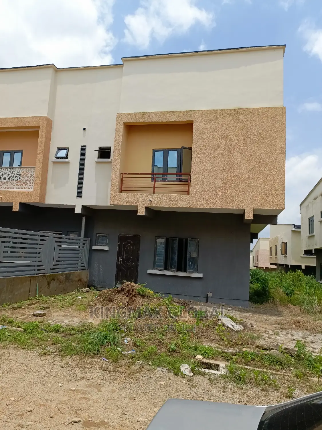 4bdrm Duplex in Life Camp for sale in Life Camp