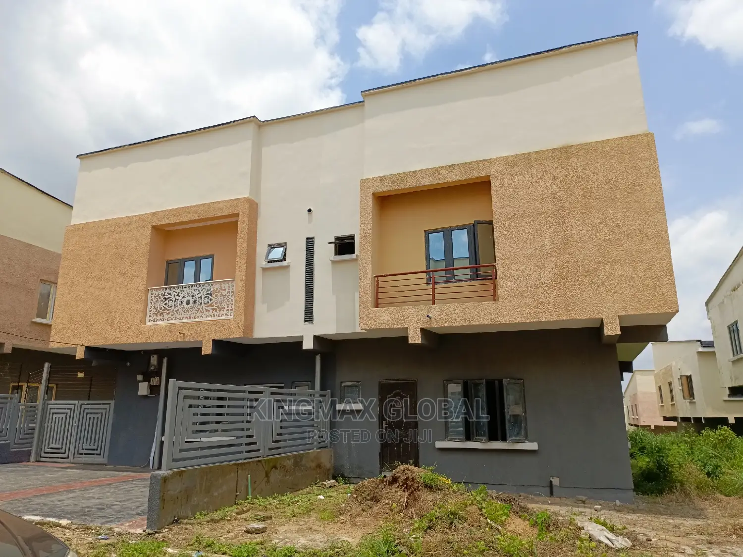 4bdrm Duplex in Life Camp for sale in Life Camp