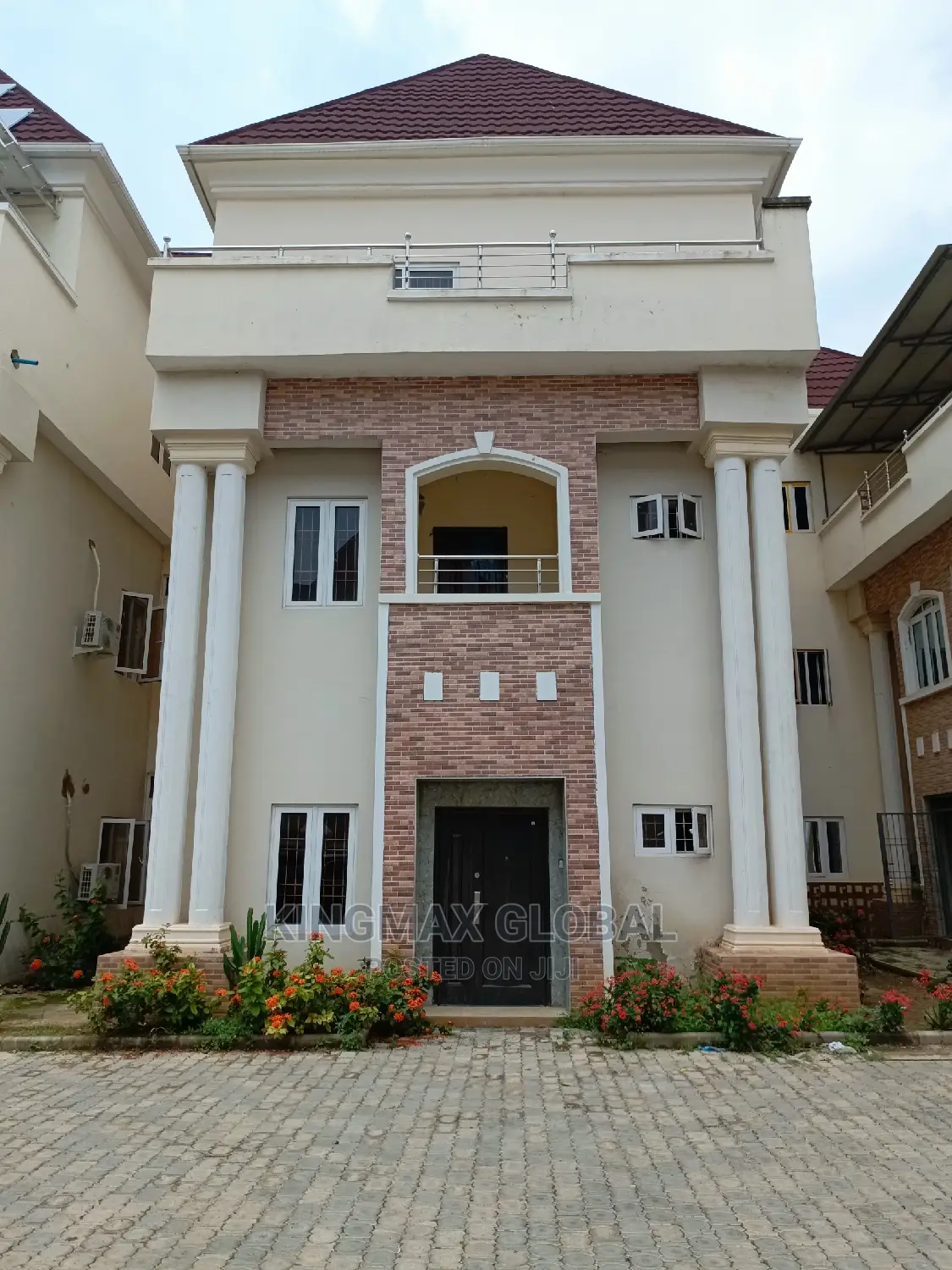 5bdrm Townhouse/Terrace in Wuye for Sale in Wuye