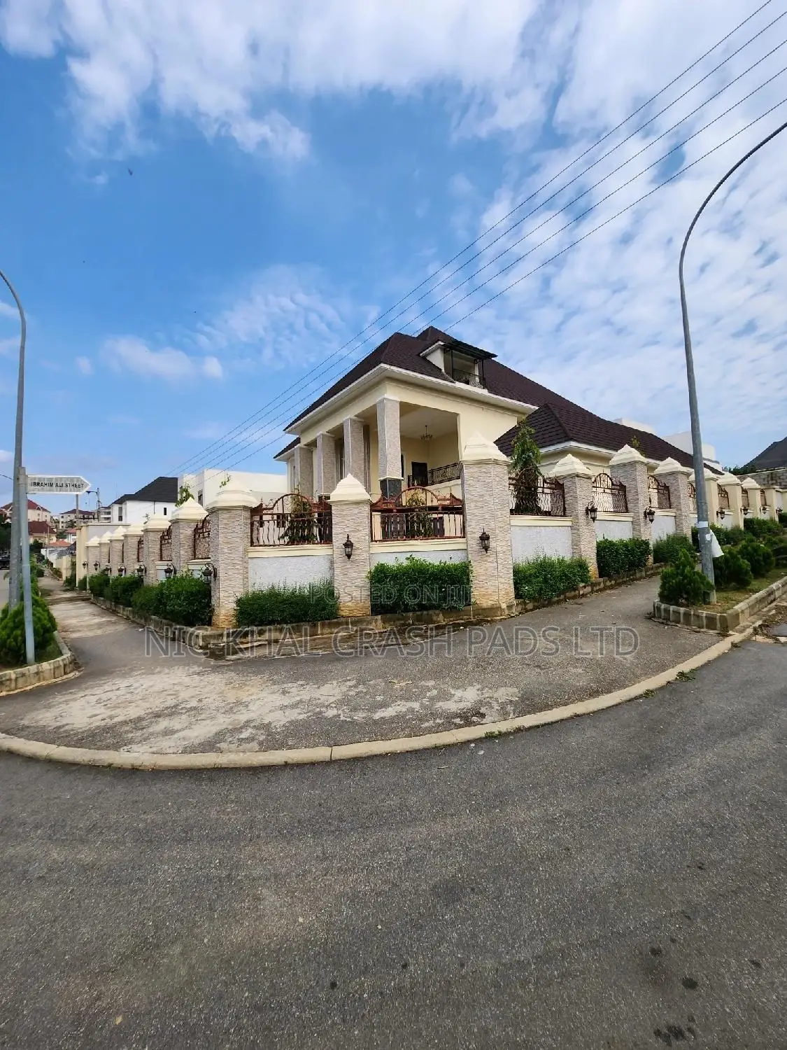 9bdrm Duplex in Asokoro for sale in Asokoro