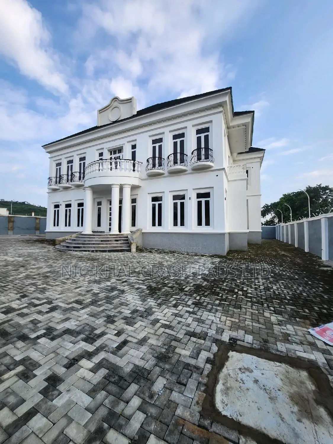 6bdrm Duplex in Guzape for sale in Guzape District