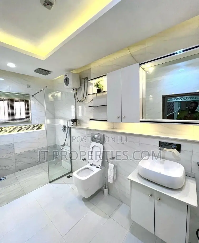 Luxury 4 Bedroom Apartment Wuye in Wuye