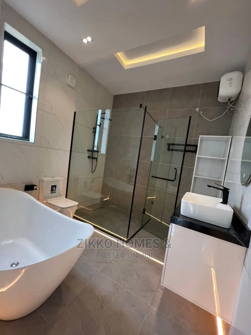5bdrm Duplex in Chevron Drive for sale in Chevron