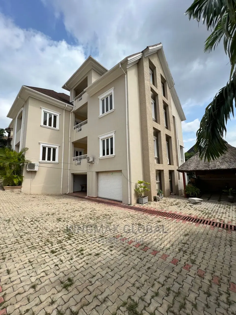 8bdrm Mansion in Asokoro for sale in Asokoro