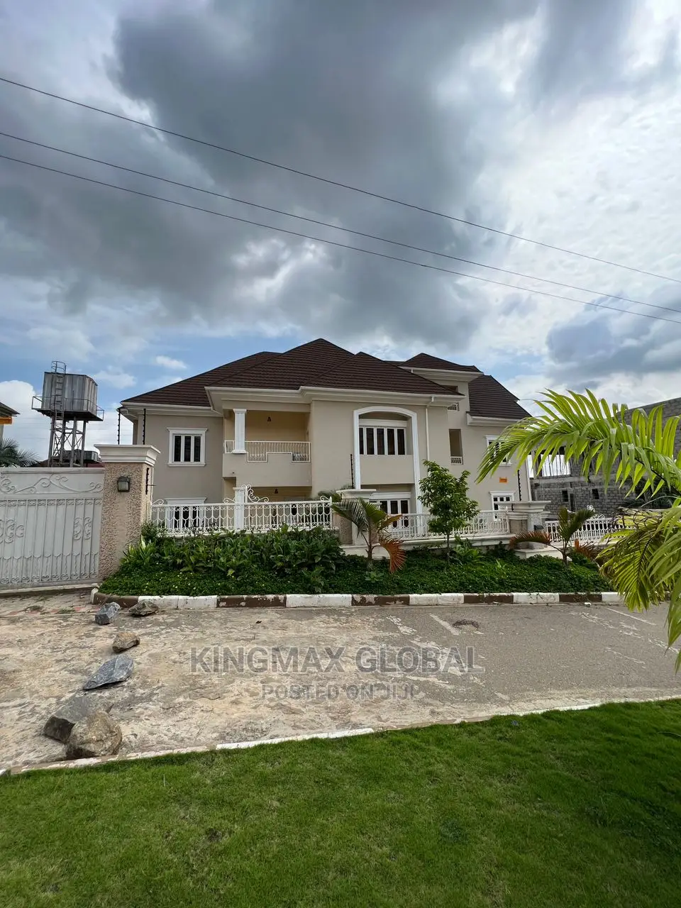 8bdrm Mansion in Asokoro for sale in Asokoro
